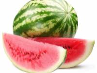 9 alig ismert gyors és természetes módszer a víz okozta súlyfeleslegtől való megszabaduláshoz