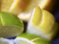 A 10 legjobb otthoni gyógymód a striák (terhességi csíkok) eltávolítására