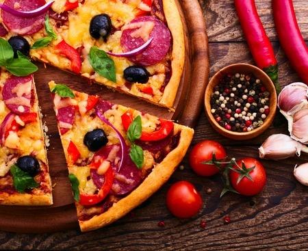 Törökösen elkészített pizza